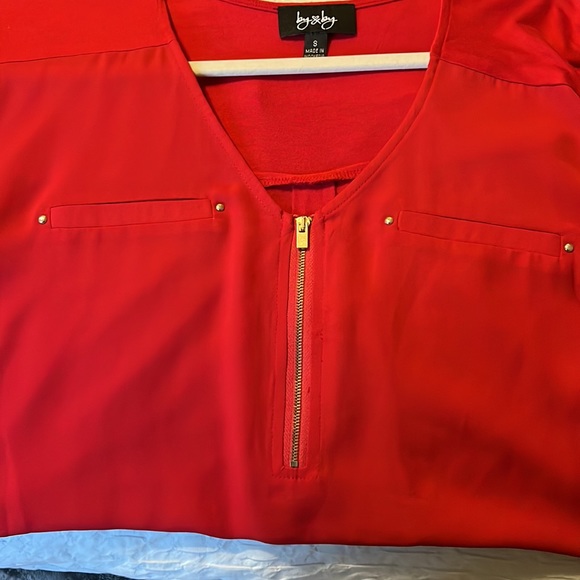 Red top - Picture 3 of 5